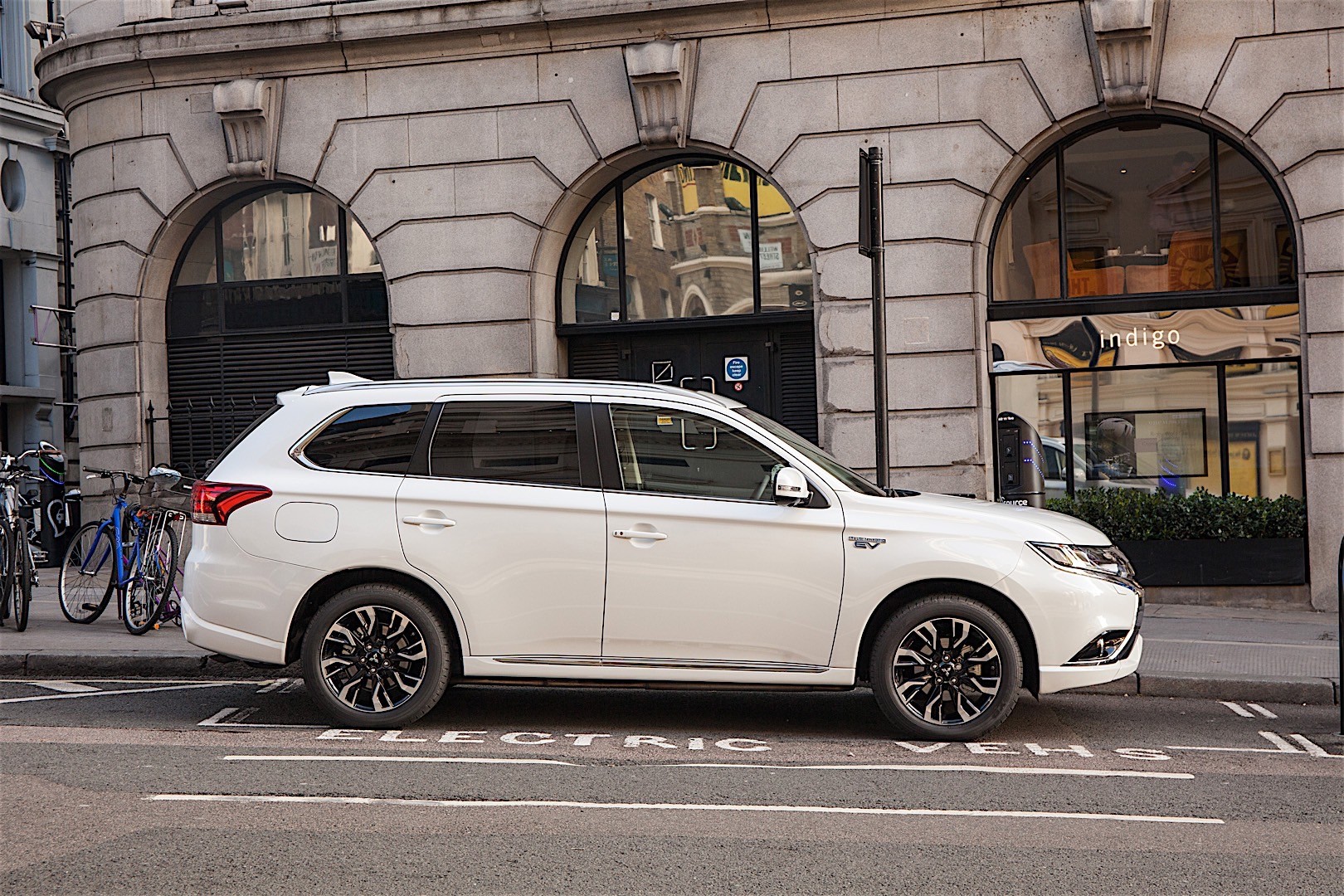 Mitsubishi Outlander / Airtrek photo 47