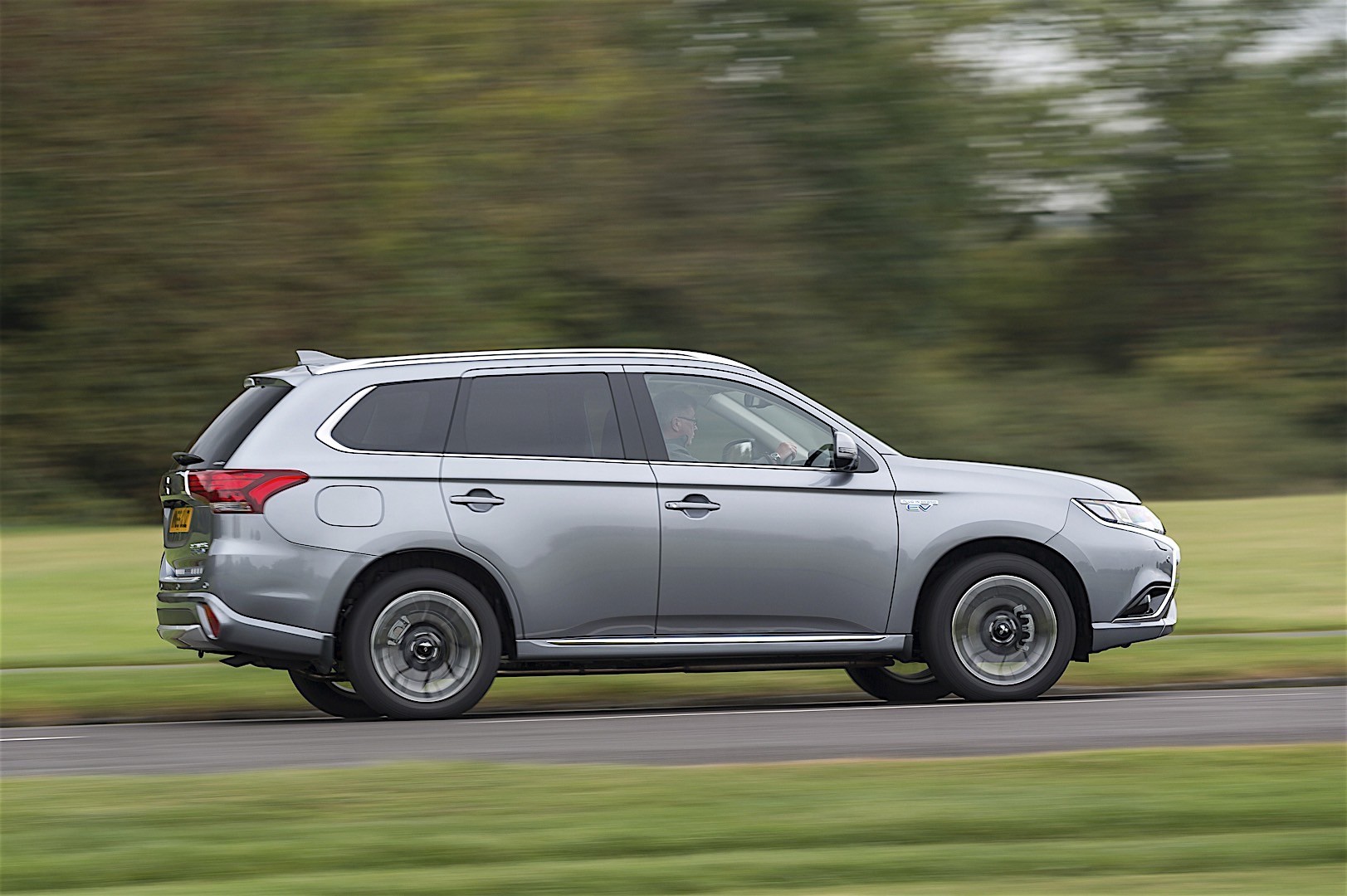 Mitsubishi Outlander / Airtrek photo 52
