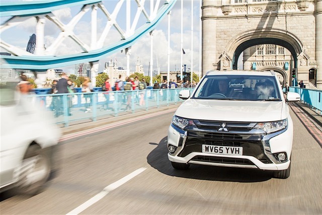 Mitsubishi Outlander / Airtrek photo 53