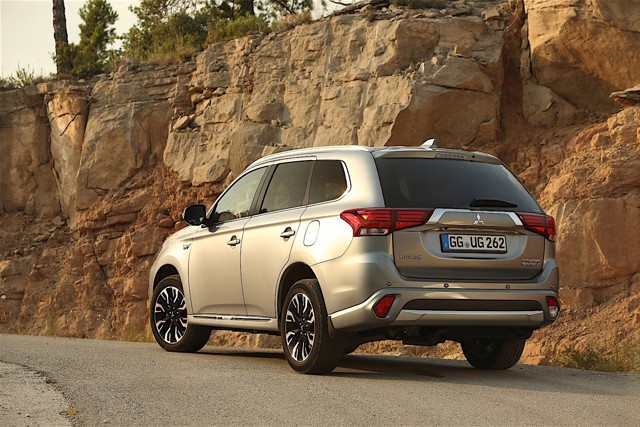 Mitsubishi Outlander / Airtrek photo 55