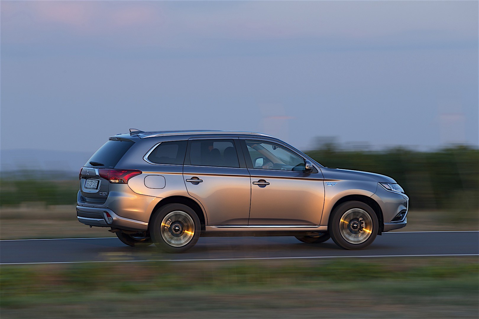 Mitsubishi Outlander / Airtrek photo 56