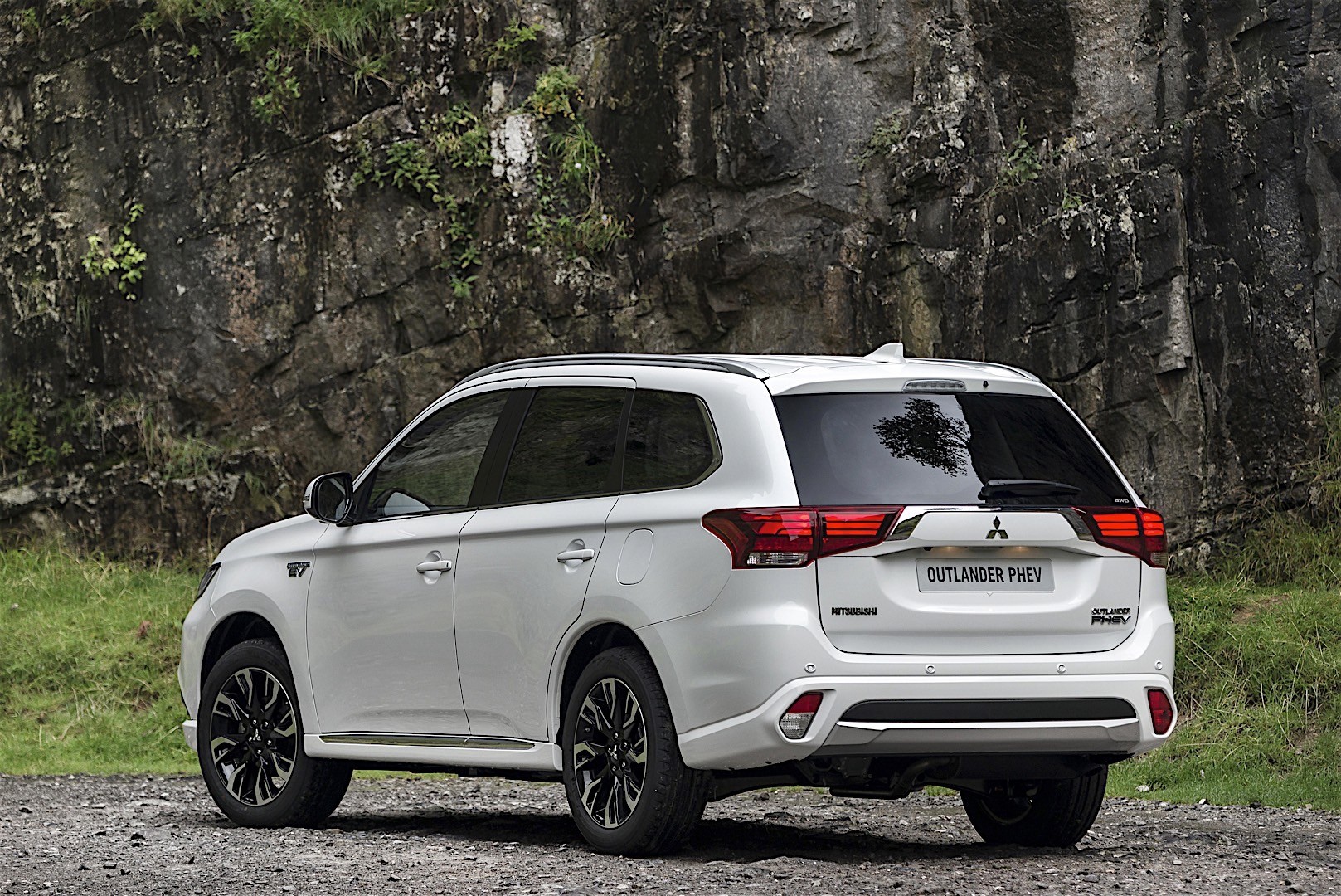 Mitsubishi Outlander / Airtrek photo 63