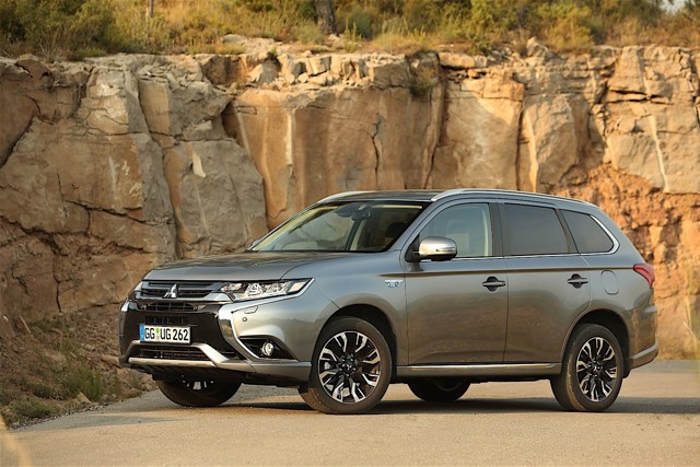 Mitsubishi Outlander / Airtrek photo 64
