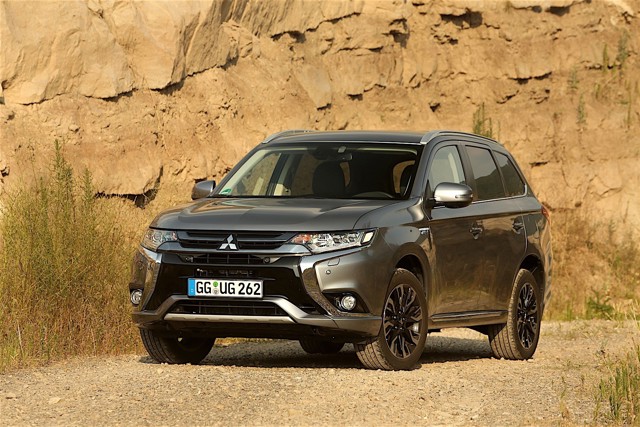 Mitsubishi Outlander / Airtrek photo 65