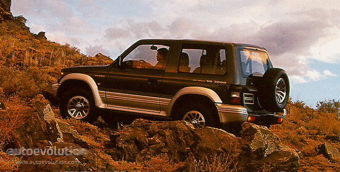 MITSUBISHI Pajero 3 Doors