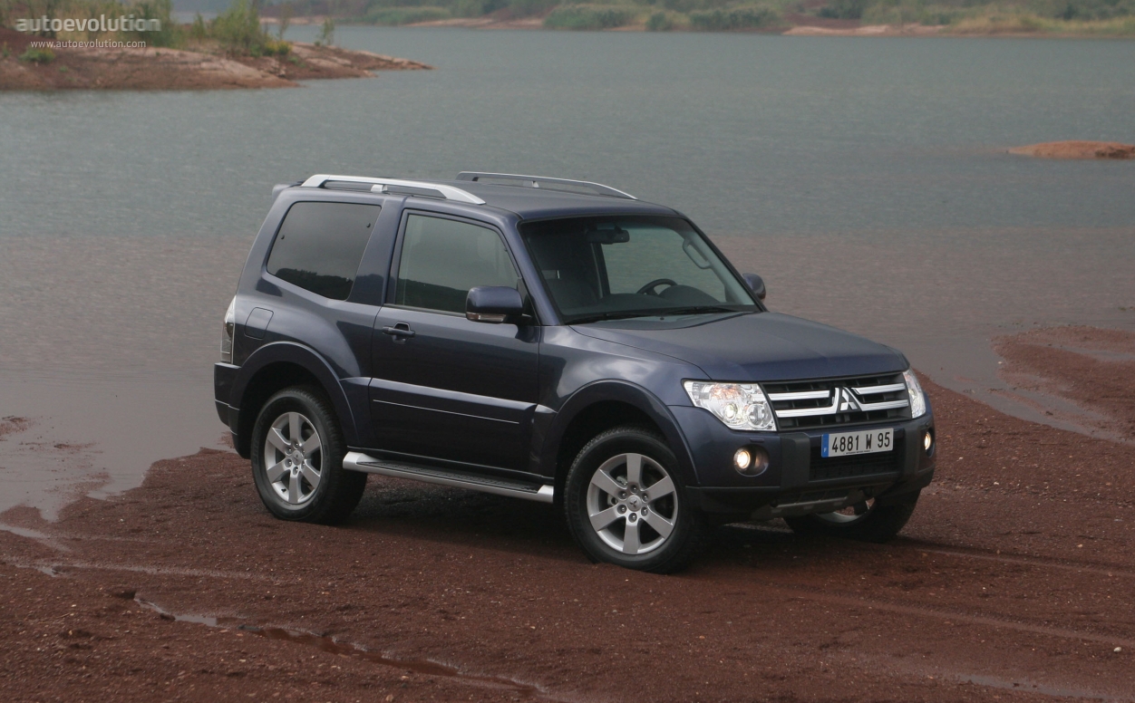 Mitsubishi Pajero 3 Doors photo 8