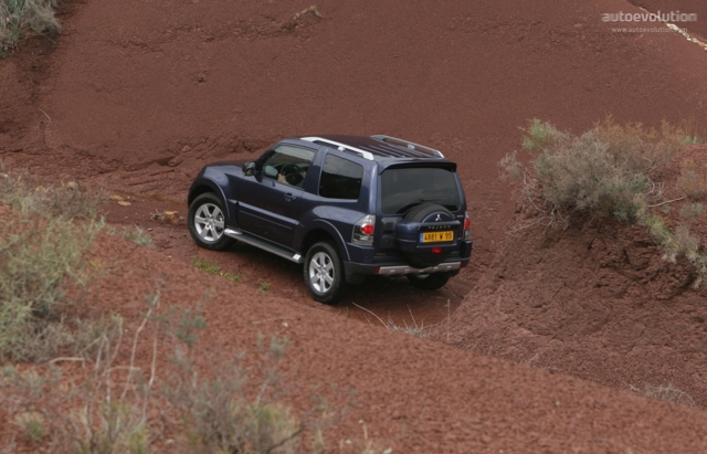 Mitsubishi Pajero 3 Doors photo 1