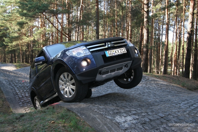 Mitsubishi Pajero 3 Doors photo 6
