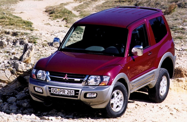 Mitsubishi Pajero 3 Doors photo 3
