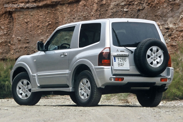 Mitsubishi Pajero 3 Doors photo 1