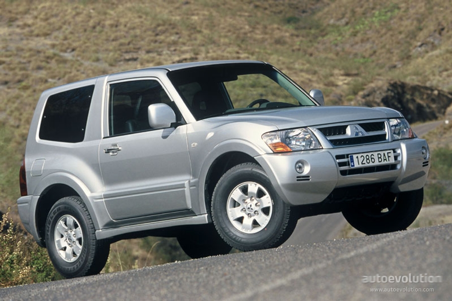 Mitsubishi Pajero 3 Doors photo 3
