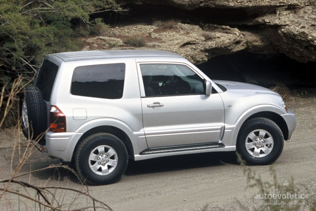 Mitsubishi Pajero 3 Doors photo 4