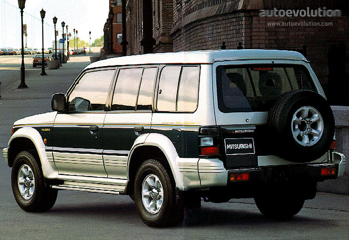 MITSUBISHI Pajero 5 Doors