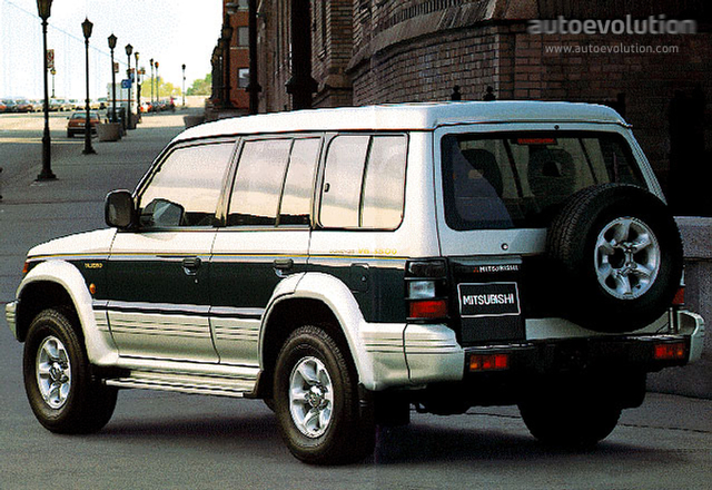 Mitsubishi Pajero 5 Doors photo 1