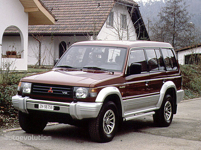 Mitsubishi Pajero 5 Doors photo 2