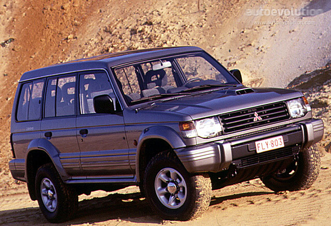 Mitsubishi Pajero 5 Doors photo 3