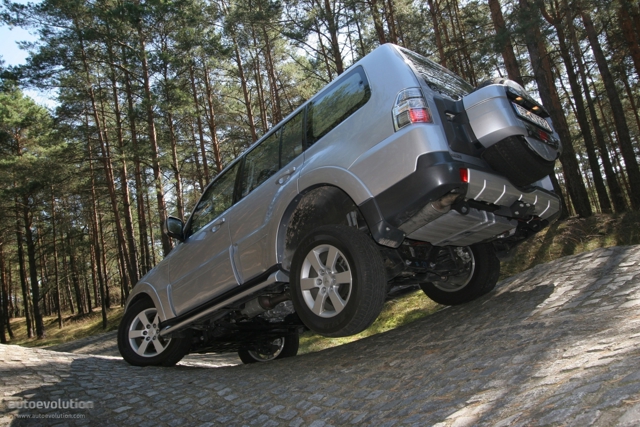 Mitsubishi Pajero 5 Doors photo 1