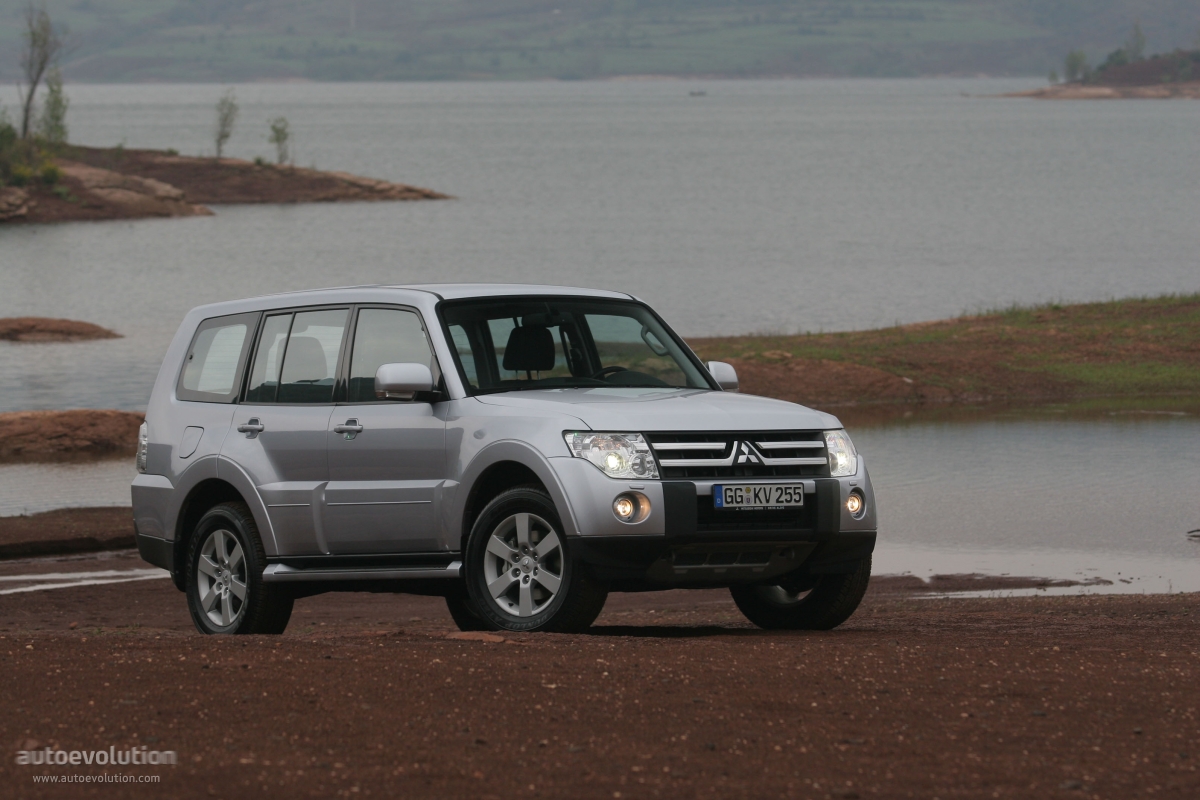 Mitsubishi Pajero 5 Doors photo 5