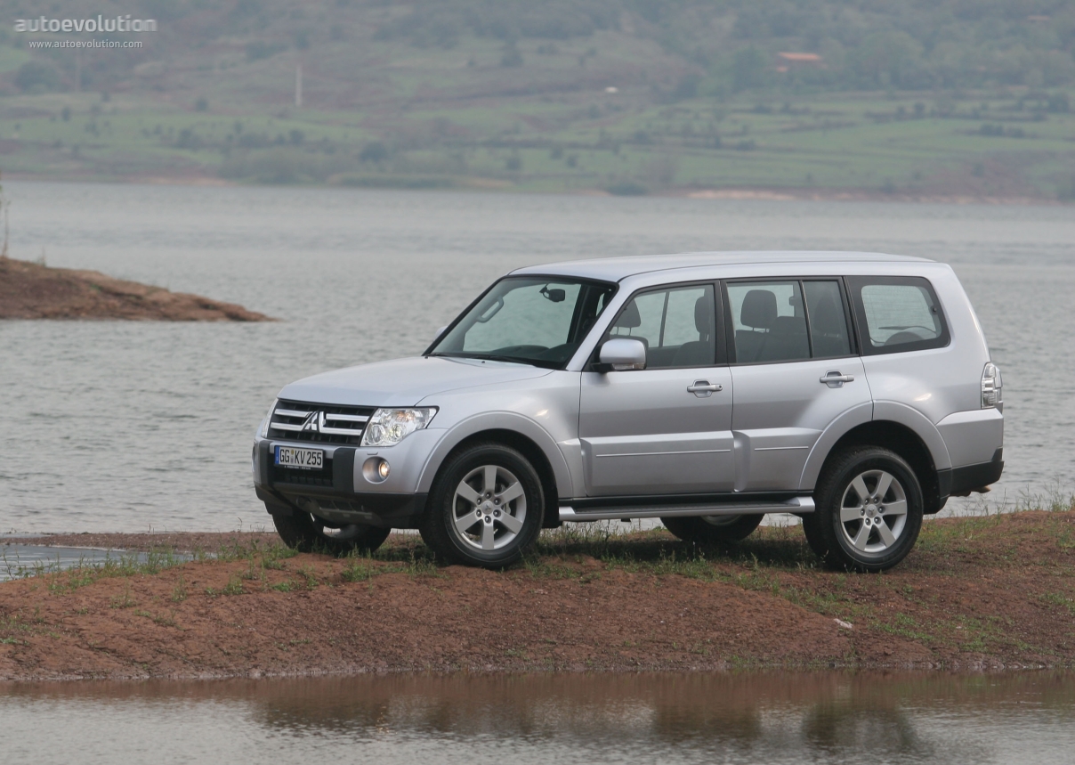 Mitsubishi Pajero 5 Doors photo 6