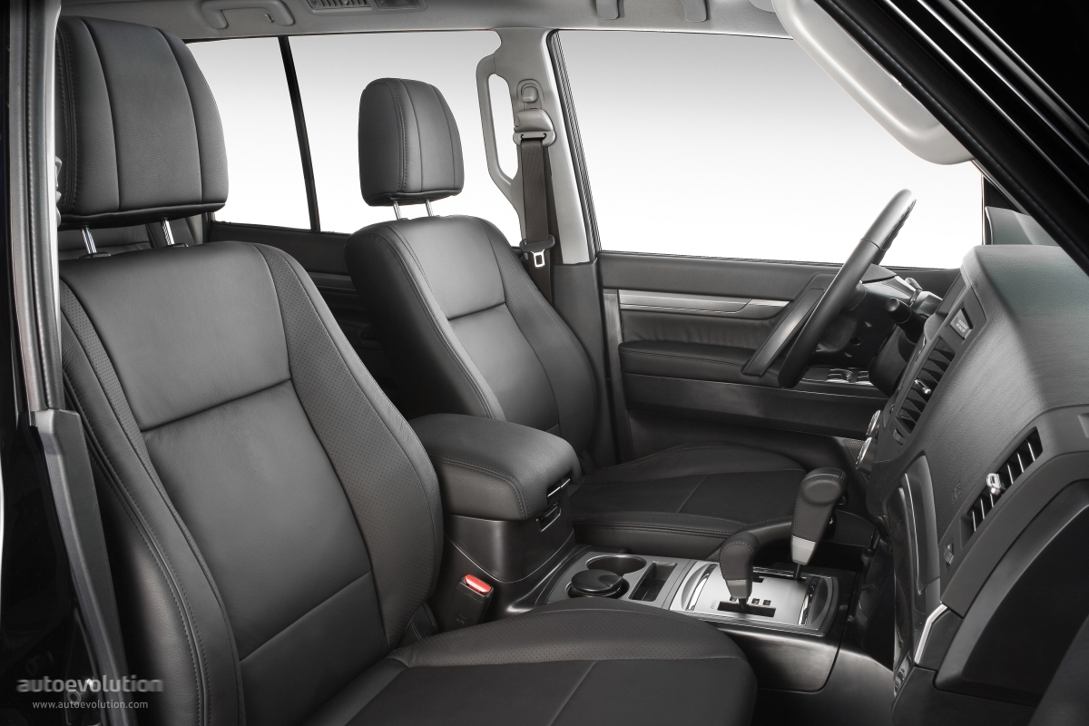 Mitsubishi Pajero 5 Doors photo 7