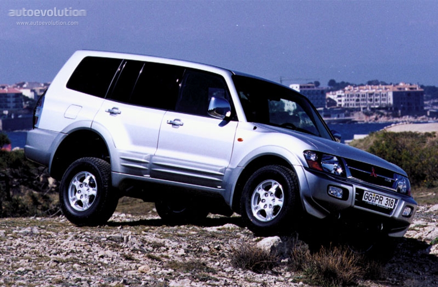 Mitsubishi Pajero 5 Doors photo 4