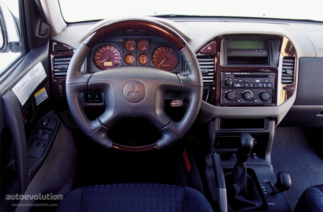 Mitsubishi Pajero 5 Doors photo 5