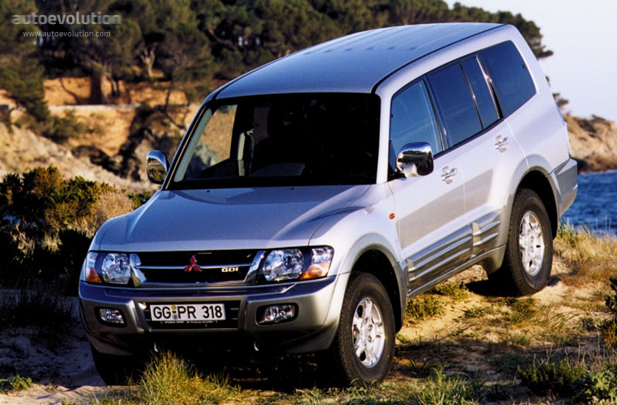 Mitsubishi Pajero 5 Doors photo 3