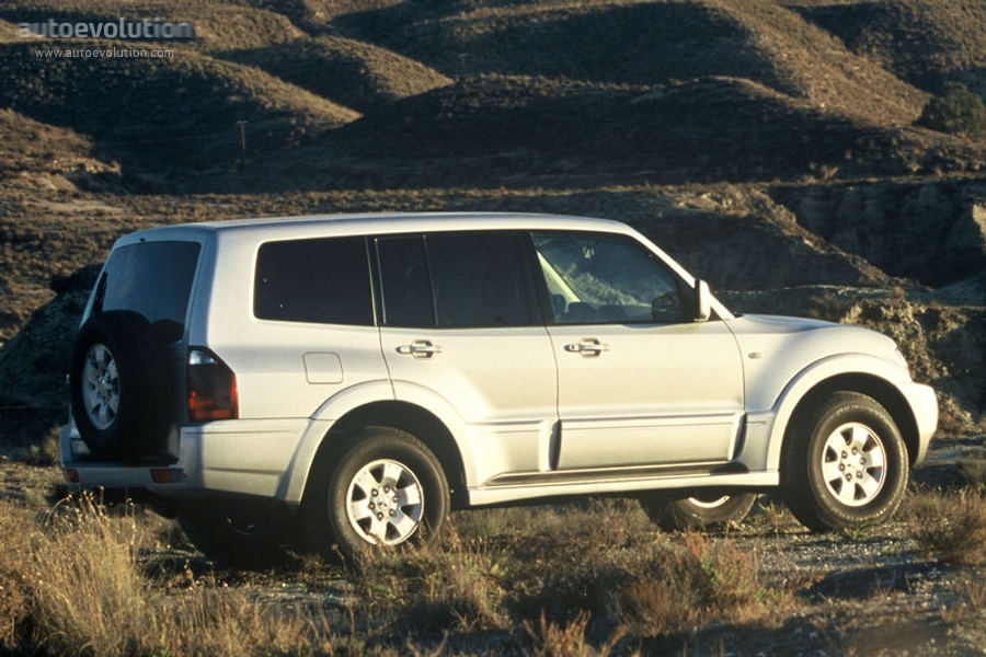 Mitsubishi Pajero 5 Doors photo 3