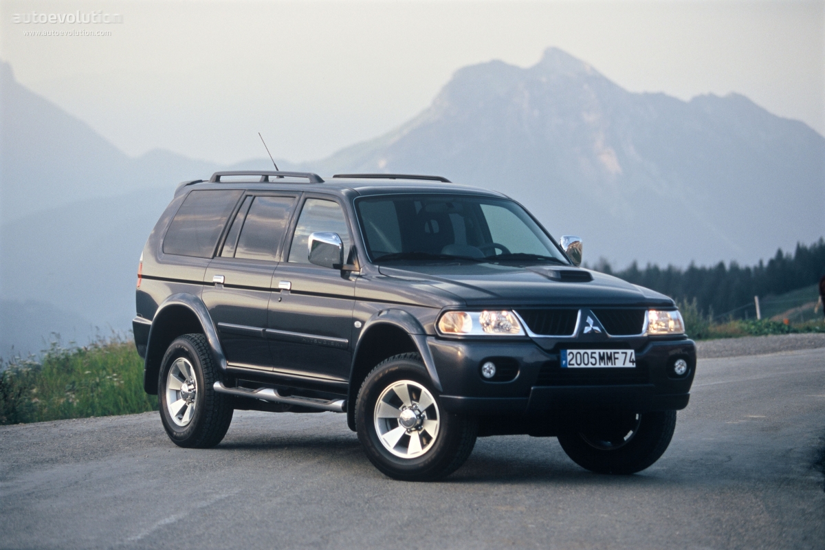 Mitsubishi Pajero 5 Doors photo 4