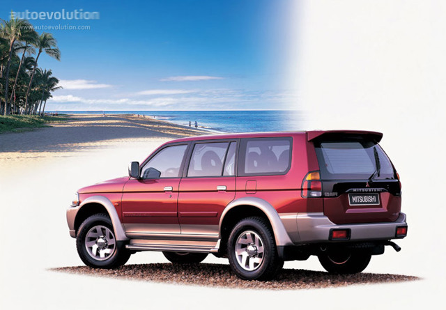 Mitsubishi Pajero 5 Doors photo 8