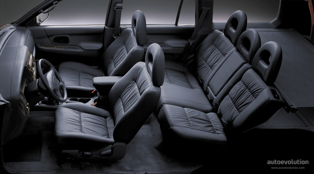 Mitsubishi Pajero 5 Doors photo 9