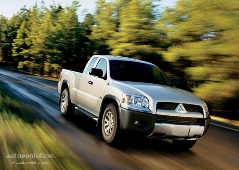 Mitsubishi Raider Crew Cab photo 7