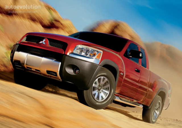 Mitsubishi Raider Crew Cab photo 8