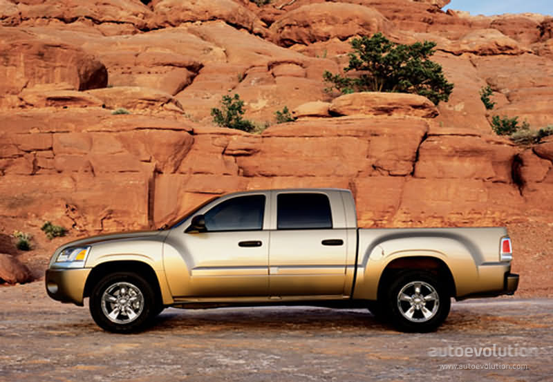 Mitsubishi Raider Double Cab photo 7