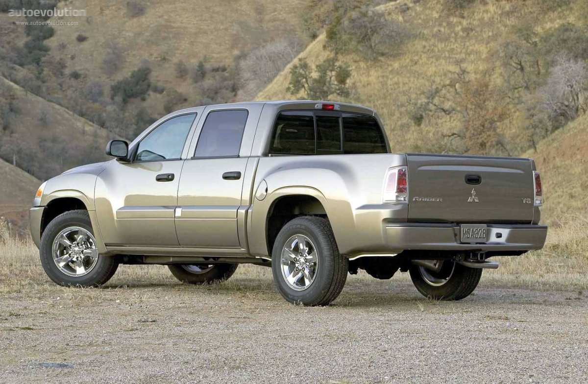 Mitsubishi Raider Double Cab photo 2
