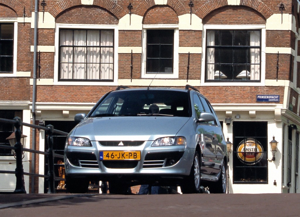 Mitsubishi Space Star photo 11