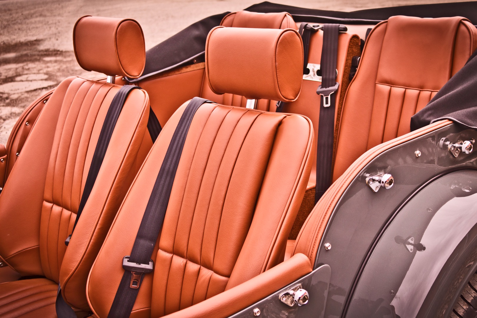 Morgan Plus 4 photo 4