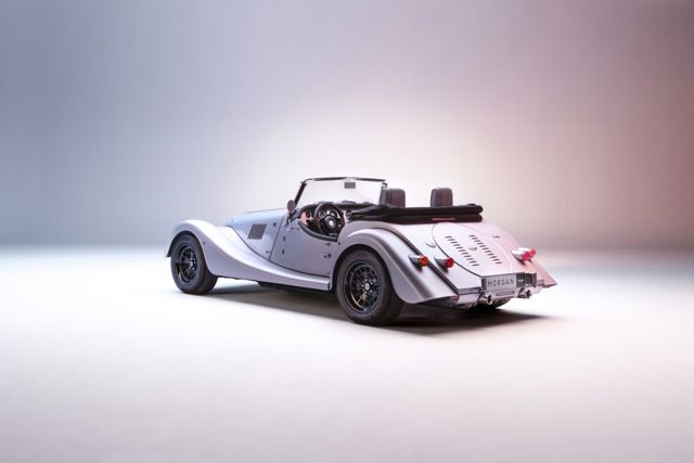 Morgan Plus 4 photo 23