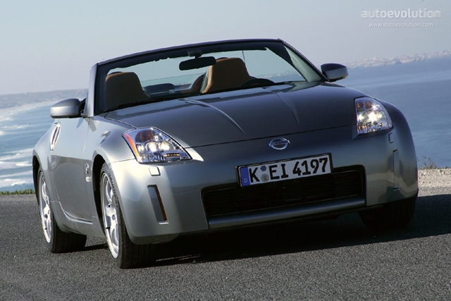 Nissan 350Z Roadster photo 2