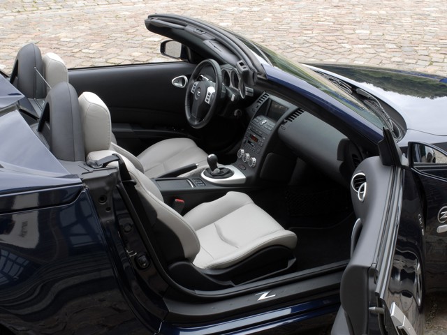 Nissan 350Z Roadster photo 39