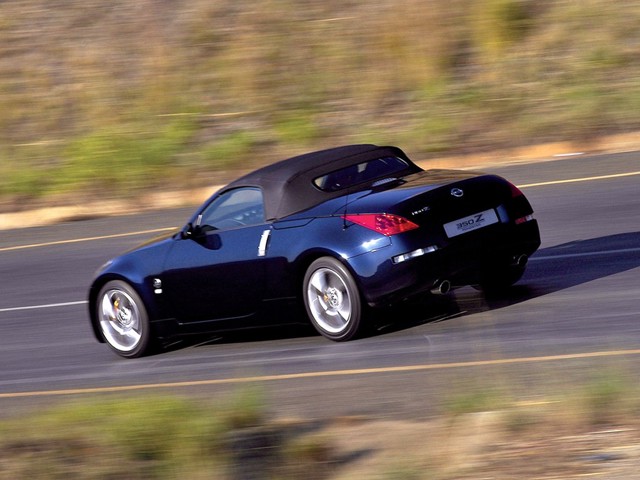 Nissan 350Z Roadster photo 12