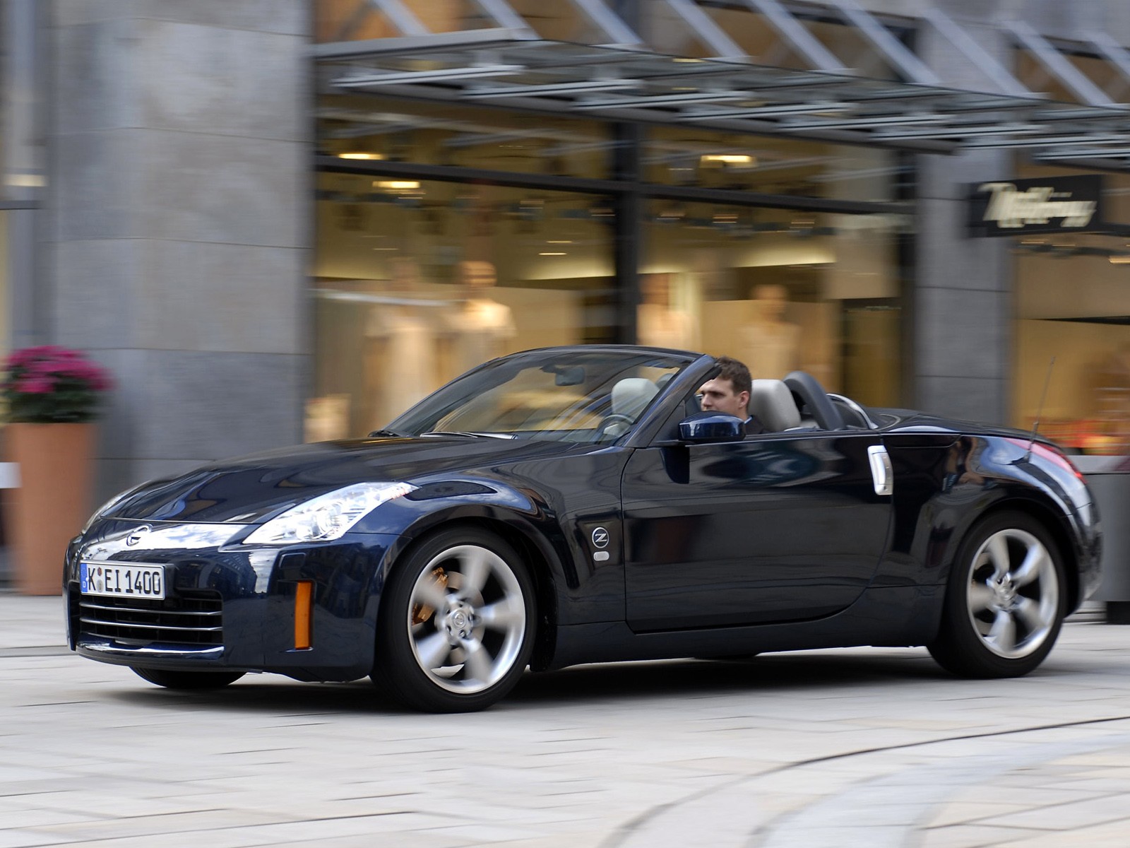 Nissan 350Z Roadster photo 15