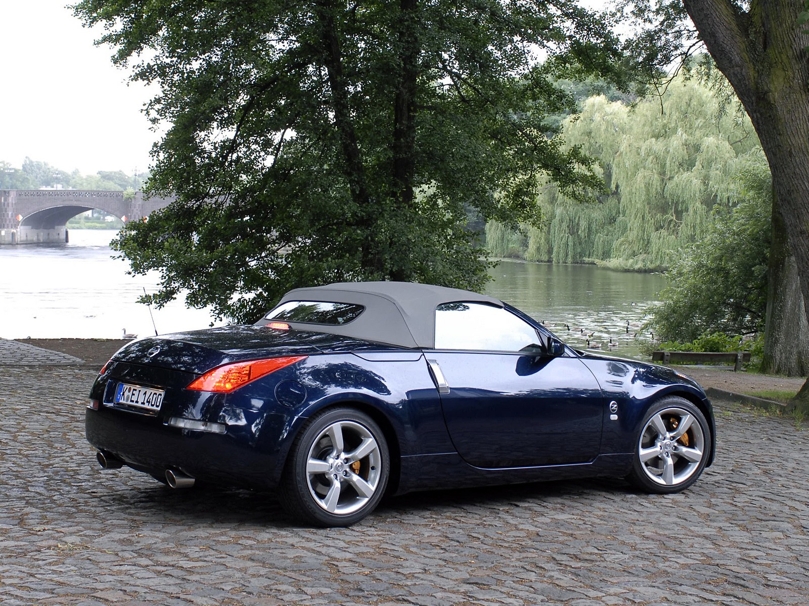 Nissan 350Z Roadster photo 18