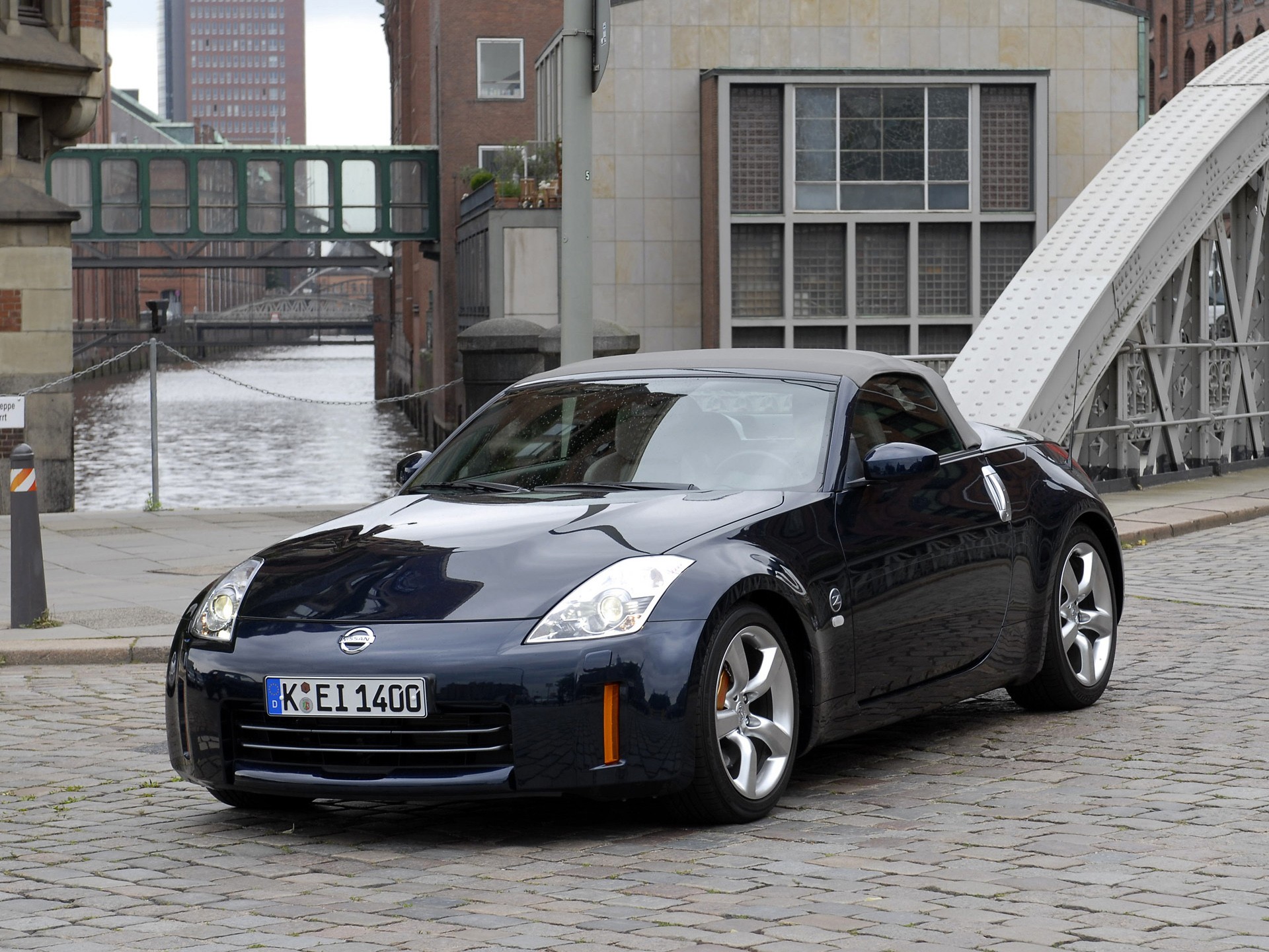 Nissan 350Z Roadster photo 19