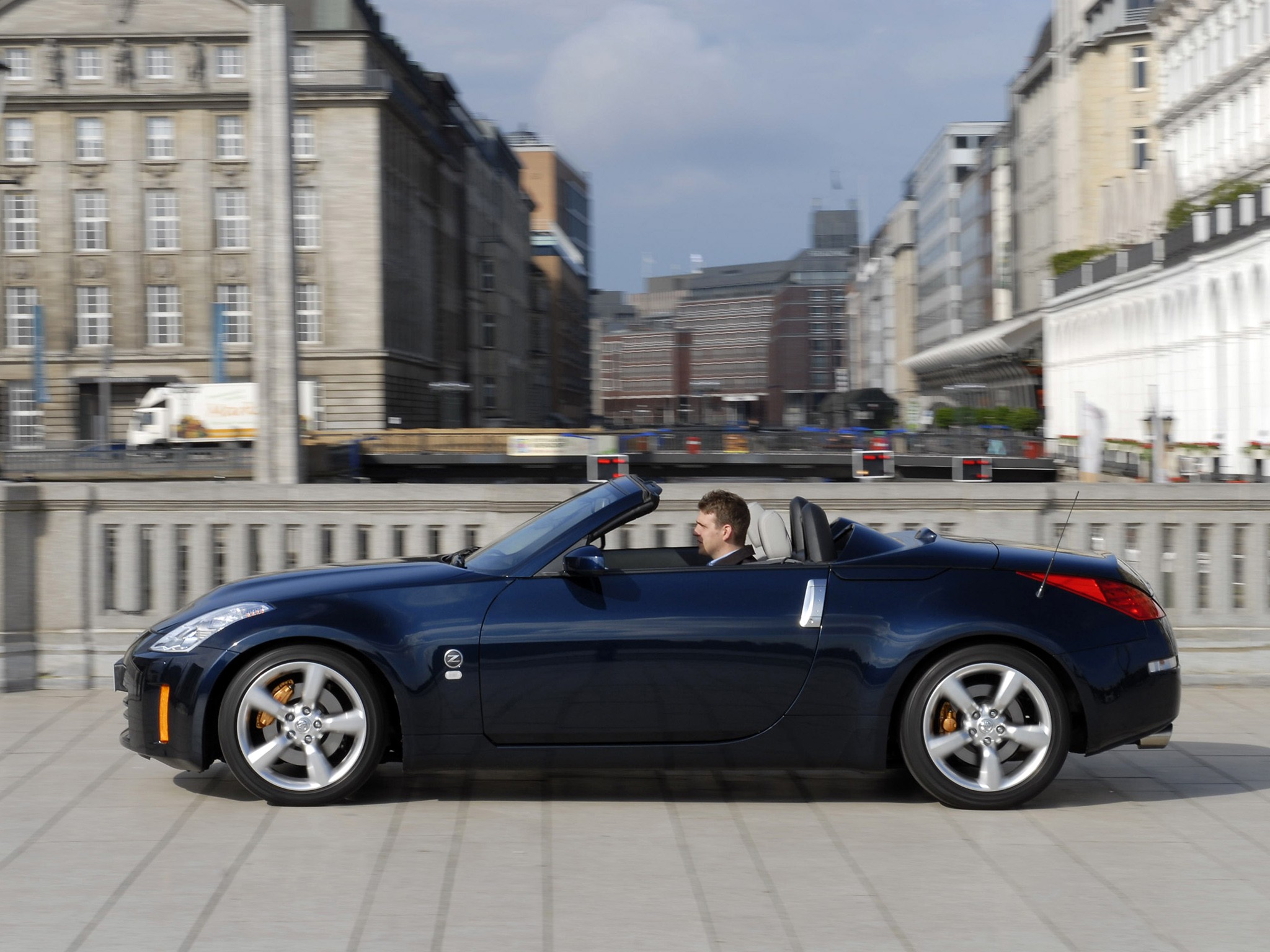 Nissan 350Z Roadster photo 30