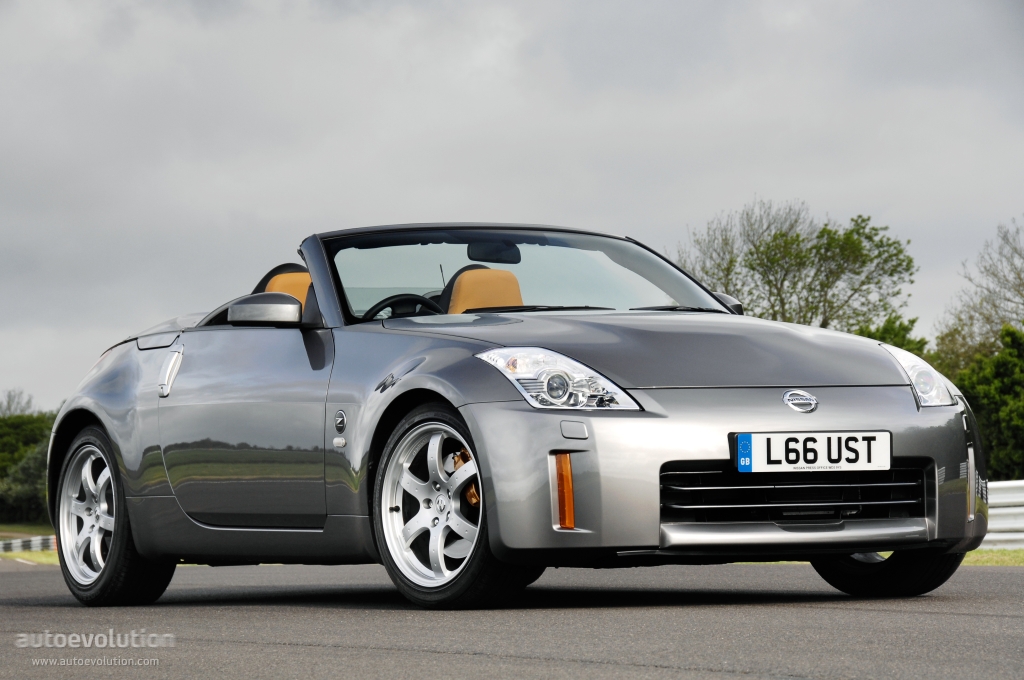 Nissan 350Z Roadster photo 2