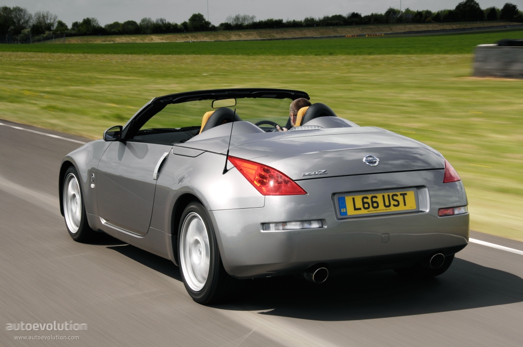Nissan 350Z Roadster photo 4