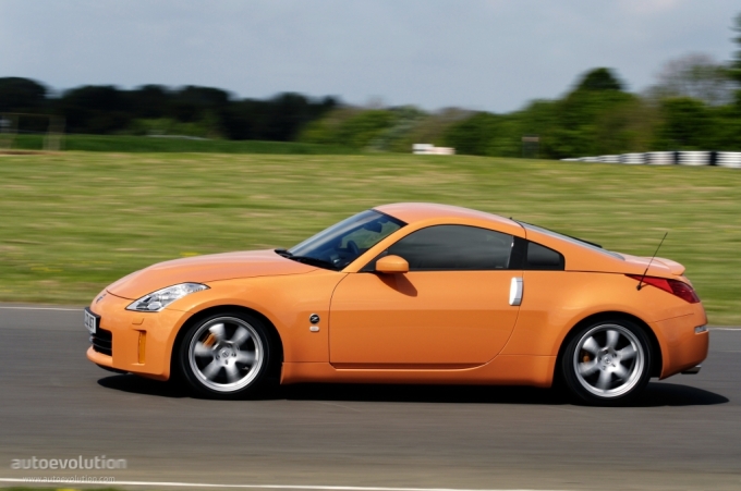 Nissan 350Z photo 10