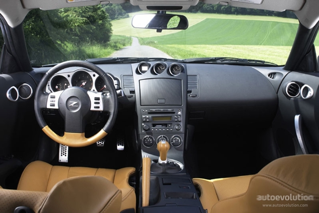 Nissan 350Z photo 16