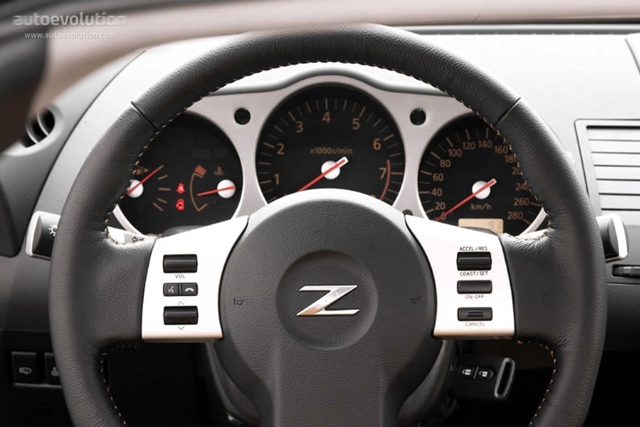 Nissan 350Z photo 17